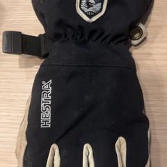 Handske, rapporterat av Pathé Groningen med iLost