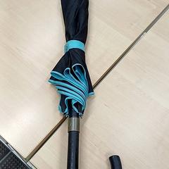 مظلة Noir bleu، كما تم الإبلاغ عنه بواسطة IKEA Bayonne Ametzondo عبر iLost