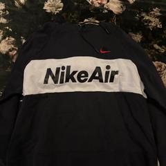 Trui, zoals gemeld door Van der Valk Hotel Amsterdam-Amstel met iLost