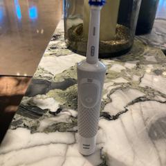 Tandenborstel, come riportato da Van der Valk Hotel Heerlen utilizzando iLost