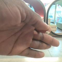 Náušnice boucle d'oreille, jak nahlášeno MEININGER Hotel Bordeaux Gare Saint-Jean pomocí iLost