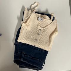 Ruházat, amint azt Silver Sands Beach az iLost segítségével jelentette.