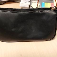 Bolsa - Handtas, segundo informou Regio Oost-Vlaanderen usando iLost