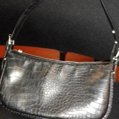 Tasje, segons ha informat TivoliVredenburg mitjançant iLost