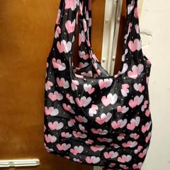 Nylon tasje Zwart rose, zoals gemeld door Connexxion Zeeuws-Vlaanderen met iLost