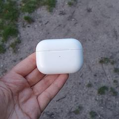 Apple Airpod oplaadcase, iLost-i jakinarazi zaion moduan