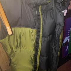 Gorputza beroagoa green black, gisa salatu by Club Nyx/Exit Café iLost erabiliz