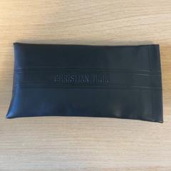 Glasses case with glasses Zwart, as reported by Keukenhof using iLost