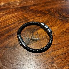 Armband 3 namen, ako bolo nahlásené iLost