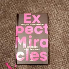 Livro, como reportado por Van der Valk Hotel Apeldoorn - De Cantharel utilizando o iLost