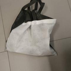 バッグ - stoffen tas がiLostで Regio West-Vlaanderen によって報告されました