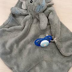 Kuschelige ohrfeige Grise petit éléphant, gemeldet von IKEA Marseille - Vitrolles über iLost