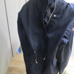 Chaqueta via cortessa, ha sido reportado por IKEA Heerlen con iLost
