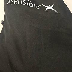 Tas met sportschoenen Asics, come riportato da Vrije Universiteit Amsterdam utilizzando iLost