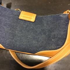 Taška, jak nahlášeno U-OV Utrecht pomocí iLost