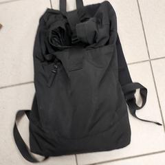 Mochila, como reportado por Regio West-Vlaanderen utilizando o iLost