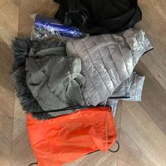 Bunt kläder Sliver, rapporterat av Vienna House Easy by Wyndham Amsterdam Airport med iLost