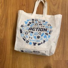 حقائب حمل وحقائب اليد، كما تم الإبلاغ عنه بواسطة HTM عبر iLost