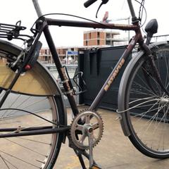 Bicicleta de homem Bordeaux merk Batavus, como reportado por Fietsdepot Diepenbeek utilizando o iLost