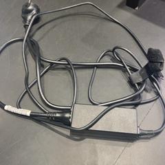 Cargador de laptop Zwart, ha sido reportado por Universiteit Gent - Faculteitsbibliotheek LW con iLost
