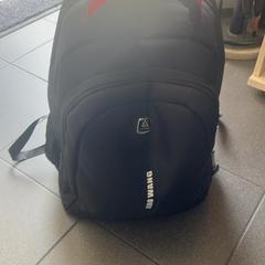 Sac à dos Zwart met rode handvat, a été signalé par Regio Limburg - Leuven utilisant iLost