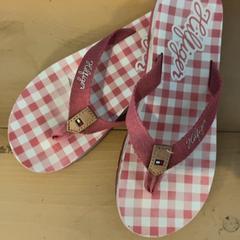 Sandalia, segundo informou Familie Resort Molenwaard usando iLost