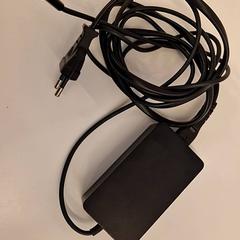 Oplader surface, zgłoszono przez HvA Amstelcampus przy użyciu iLost