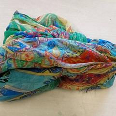 Vêtements - Sjaal, a été signalé par Regio Oost-Vlaanderen utilisant iLost