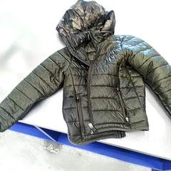 Barnjacka Svart/grön, rapporterat av IKEA Malmö med iLost