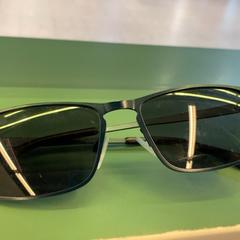 Verschreibungspflichtige sonnenbrille Zwart, gemeldet von Eindhoven Airport über iLost