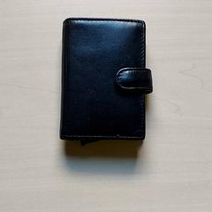 カード所有者 がiLostで Regio Antwerpen - Brussel によって報告されました