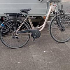 Női elektromos kerékpár Prestige beige, amint azt Fietsdepot az iLost segítségével jelentette.