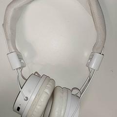 Elektronika - Koptelefoon, amint azt Regio Antwerpen - Brussel az iLost segítségével jelentette.