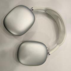 Hodetelefoner mint green airpods max, som rapportert av TU/e - Receptie MetaForum ved bruk av iLost