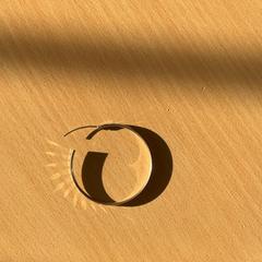 Arracada, segons ha informat Schönbrunn "Group Center" mitjançant iLost