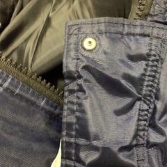 Jacket, como reportado por ibis Schiphol Amsterdam Airport utilizando o iLost