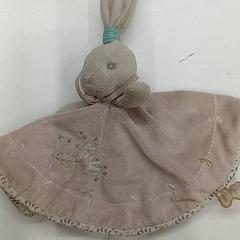 Knuffeldoek rose, zoals gemeld door IKEA Clermont Ferrand met iLost