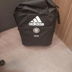 Koffer, ha sido reportado por Rotterdam The Hague Airport con iLost