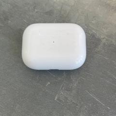 Custodia per airpods, come riportato da Arriva Achterhoek-Rivierenland utilizzando iLost