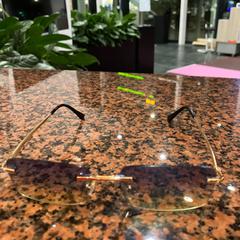 Bril, come riportato da Pathé Utrecht Leidsche Rijn utilizzando iLost