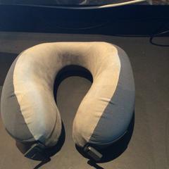 Coixí cervical, segons ha informat Van der Valk Hotel Amsterdam Zuidas mitjançant iLost