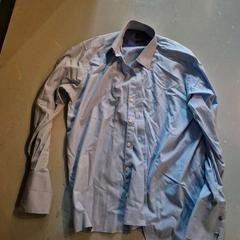 İLost kullanarak Room Mate Bruno tarafından bildirildiği gibi Gömlekler