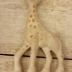 Xoguete Giraffe, segundo informou DierenPark Amersfoort usando iLost