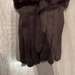 Kesztyű, amint azt Van der Valk Hotel Apeldoorn - De Cantharel az iLost segítségével jelentette.