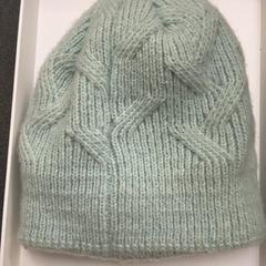 Chapeau pour enfants, a été signalé par Schönbrunn "Group Center" utilisant iLost