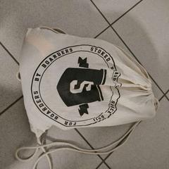 Hordtáska, amint azt Regio Limburg - Leuven az iLost segítségével jelentette.