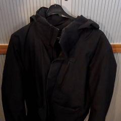 Jas, zoals gemeld door Leonardo Royal Hotel Amsterdam met iLost