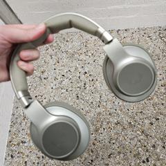 Fresh N Rebel Clam groene headphones, som rapportert til iLost