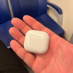 Airpods case, jak bylo nahlášeno na iLost