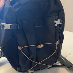 Hátizsák Panis, amint azt GVB az iLost segítségével jelentette.